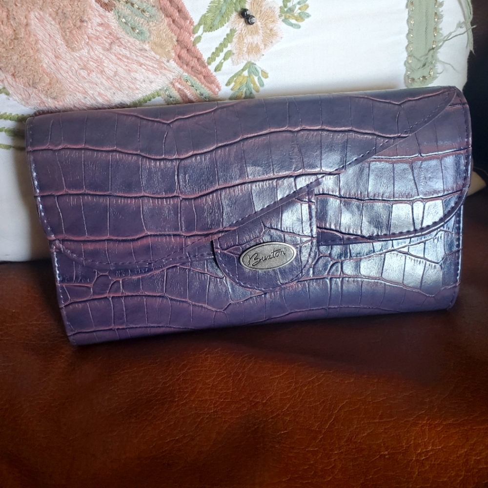 Buxton Leather Wallet